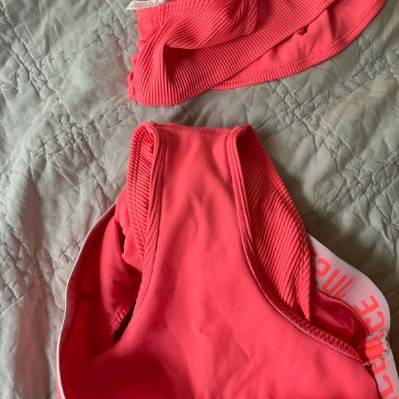 Adorable two piece swimsuit - Picture 3 of 4